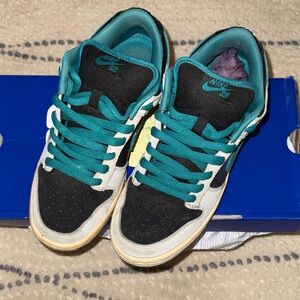 Nike Dunk SB Low Chromeball Incident Turquoise and Black Low-Top Sneakers